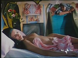 MARISKAX Mariska knullar Sahara medan en gammal man indisk porn tittar